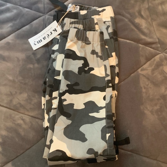 Cargo Puff Pants - Picture 4 of 5